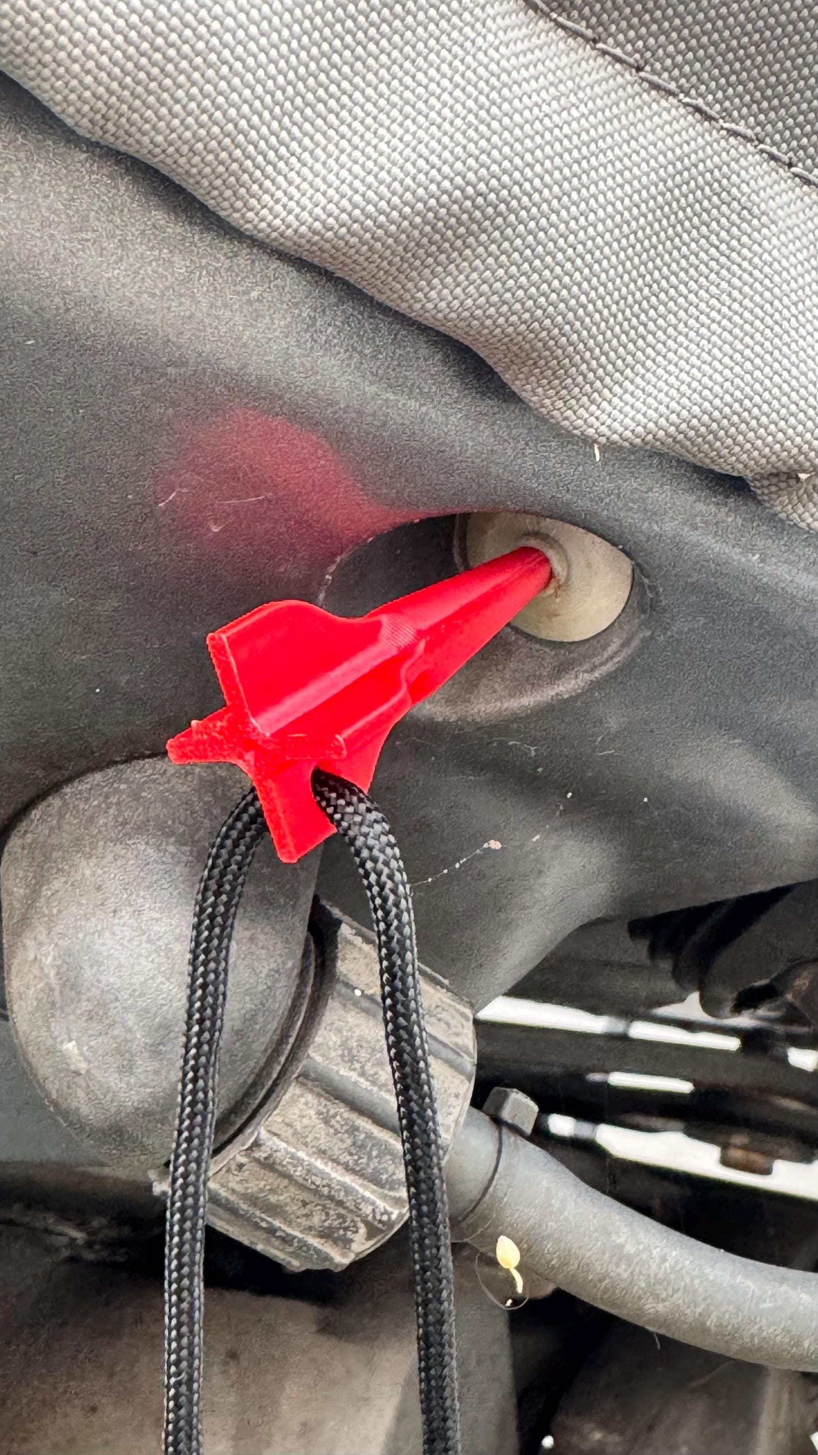 MUD DAUBER STOPPER "Every Outboard Engine Should Have One"