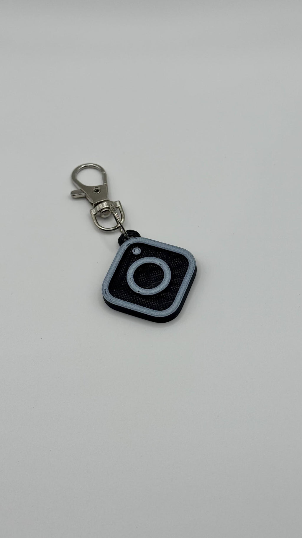 Custom Key Chains - TAP TO FOLLOW - TikTok, YouTube, Instagram Keychain Dongle