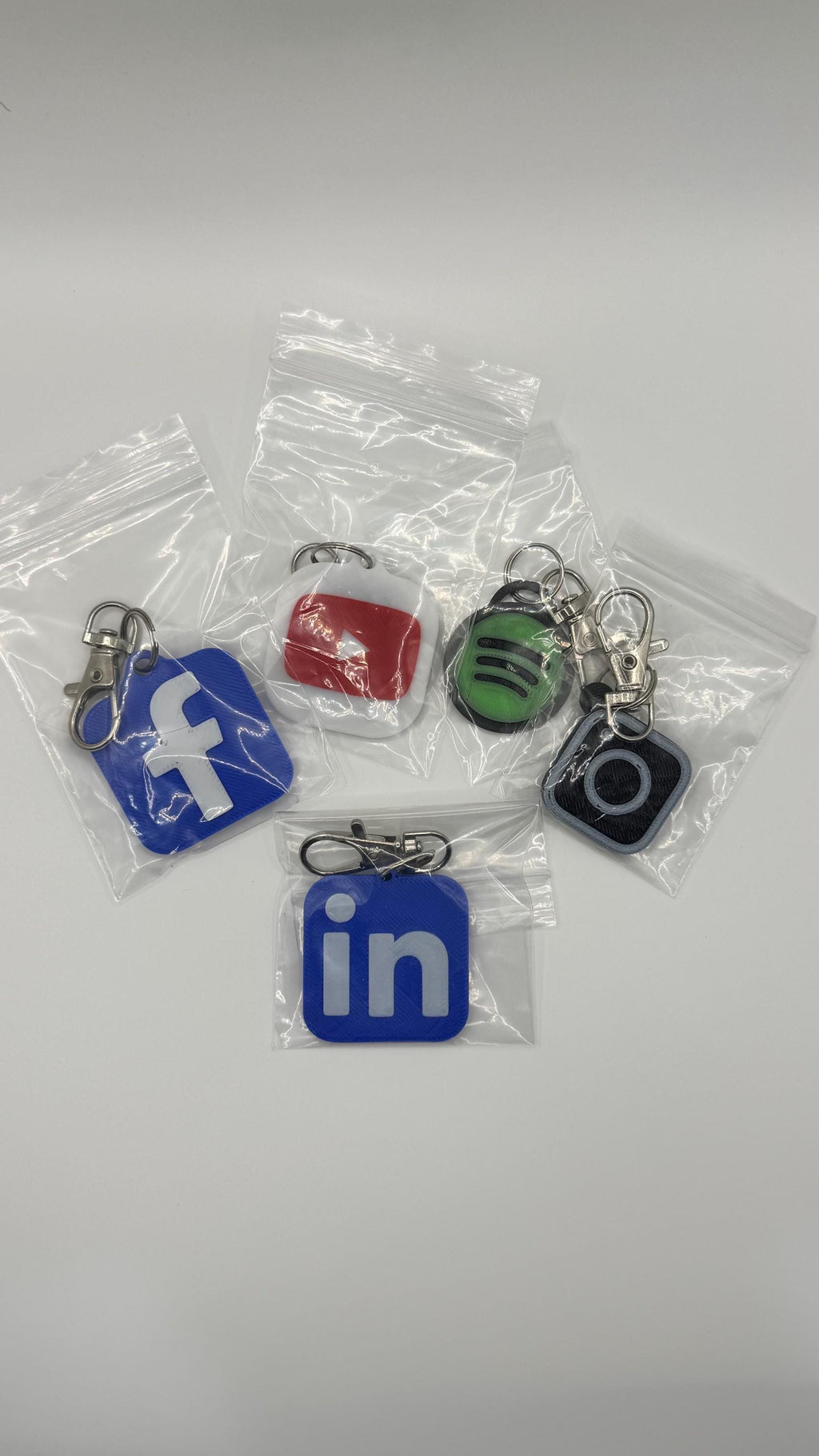Custom Key Chains - TAP TO FOLLOW - TikTok, YouTube, Instagram Keychain Dongle